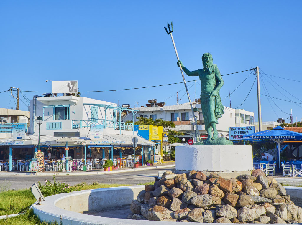 standbeeld neptunus mastichari kos griekenland Standbeeld van Neptunus in Mastichari op Kos, Griekenland