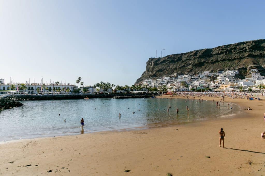 strand radisson blu resort spa in puerto de mogan gran canaria spanje Strand van Radisson Blu Resort & Spa in Puerto de Mogán, Gran Canaria, Spanje