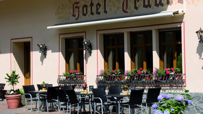 terras hotel traube lof in lof duitsland Terras van Hotel Traube Löf in Löf, Duitsland