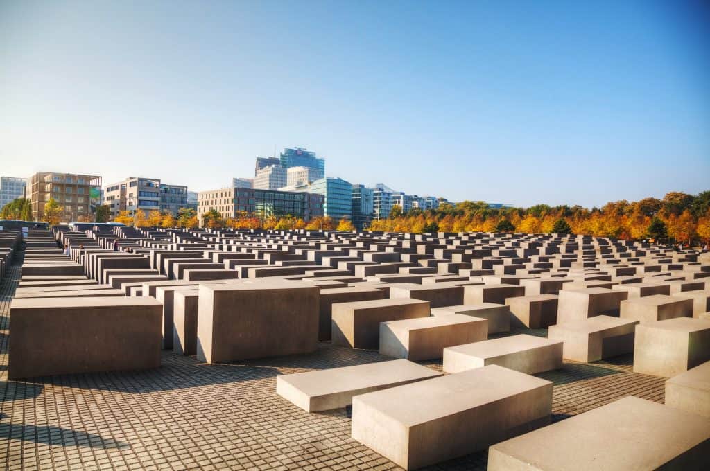 uitzicht alle stenen holocaustmonument berlijn Uitzicht over alle stenen van het Holocaustmonument in Berlijn