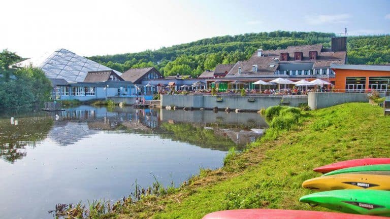vakantiepark hambachtal in oberhambach rijnland palts duitsland Vakantiepark Hambachtal in Oberhambach, Rijnland-Palts, Duitsland