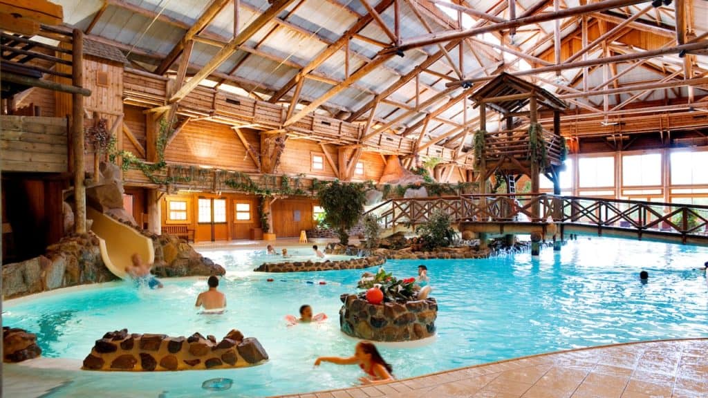 Zwembad van Disney’s Davy Crockett Ranch in Marne-la-Vallée, Parijs, Frankrijk