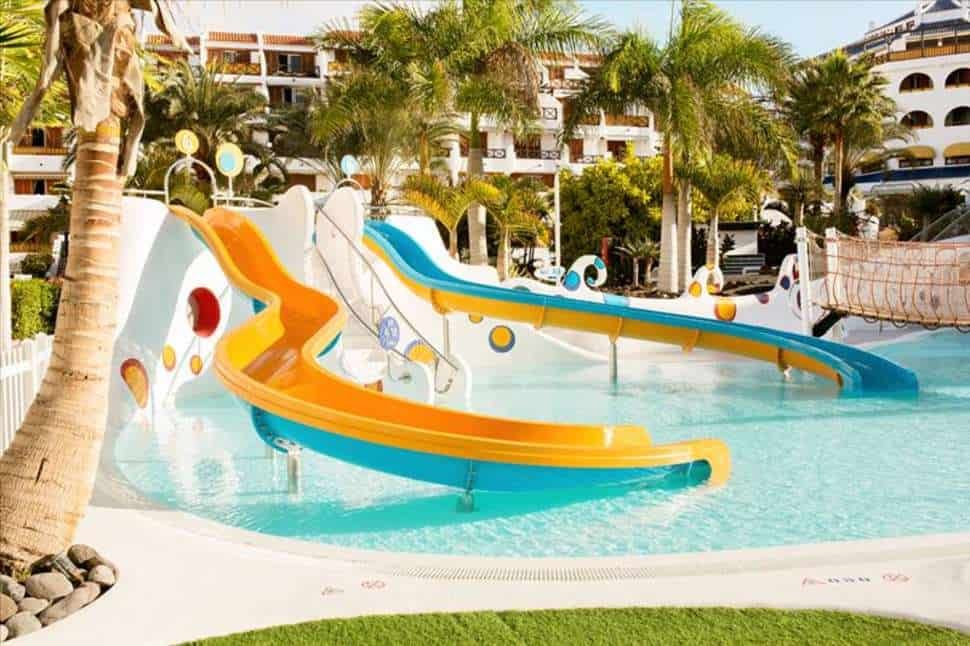 glijbanen parque santiago iv in playa de las americas tenerife spanje Glijbanen van Parque Santiago IV in Playa de las Américas, Tenerife, Spanje