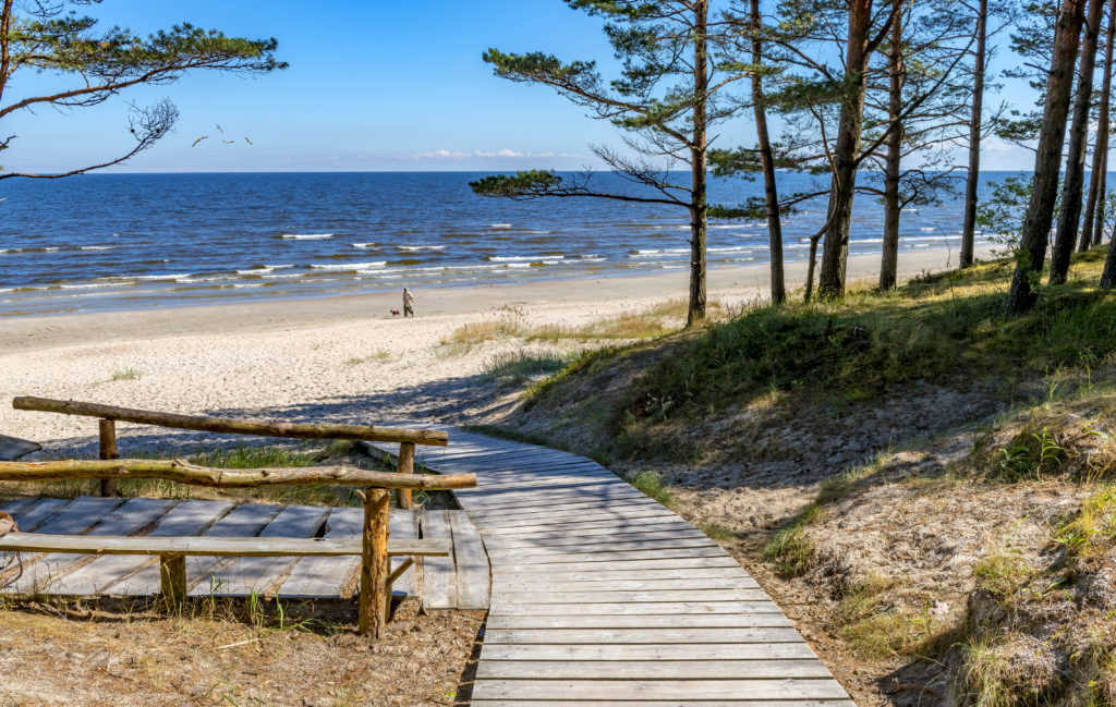 Strand van Jurmala in Letland