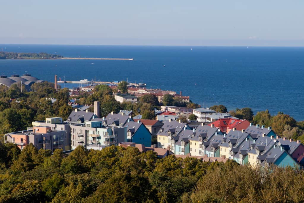zee tallinn estland Uitzicht over de Baltische Zee in Tallinn, Estland