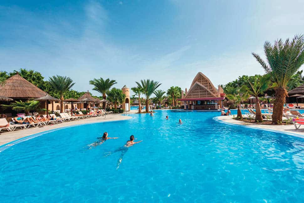 Zwembad van ClubHotel Riu Funana in Santa Maria, Sal, Kaapverdië