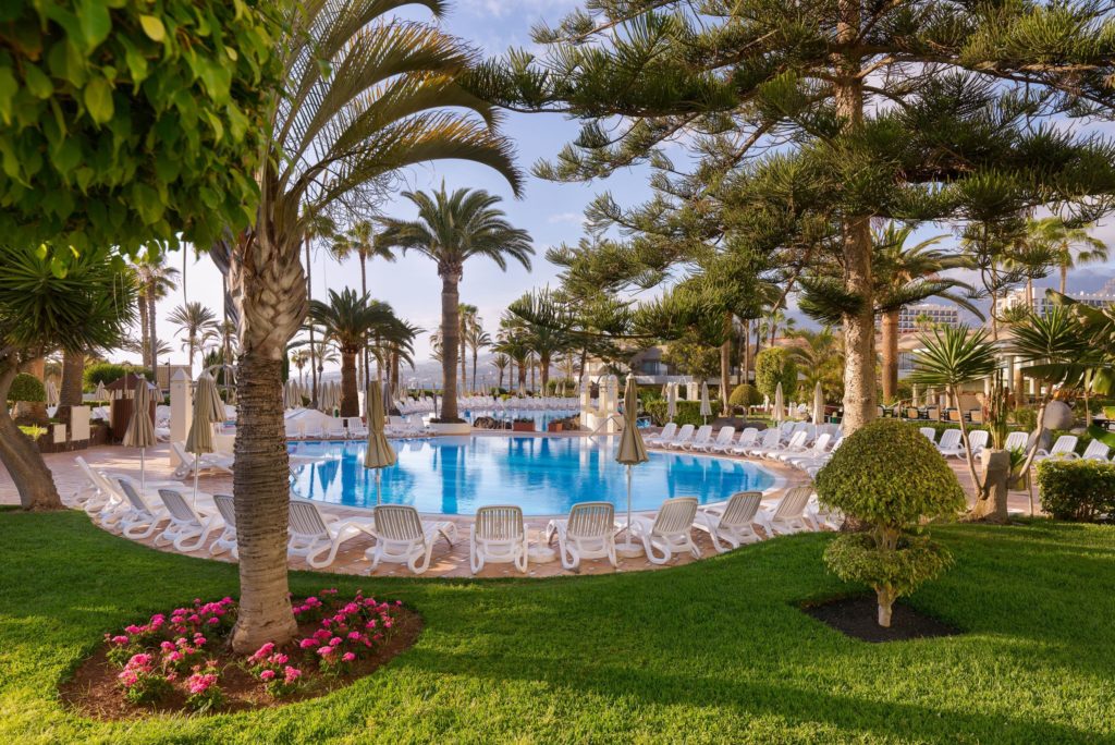 zwembad h10 las palmeras in playa de las americas tenerife spanje Zwembad van H10 Las Palmeras in Playa de las Américas, Tenerife, Spanje