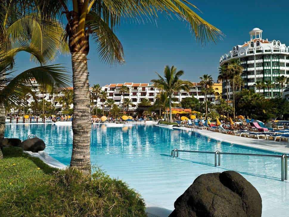 zwembad parque santiago iv in playa de las americas tenerife spanje Zwembad van Parque Santiago IV in Playa de las Américas, Tenerife, Spanje