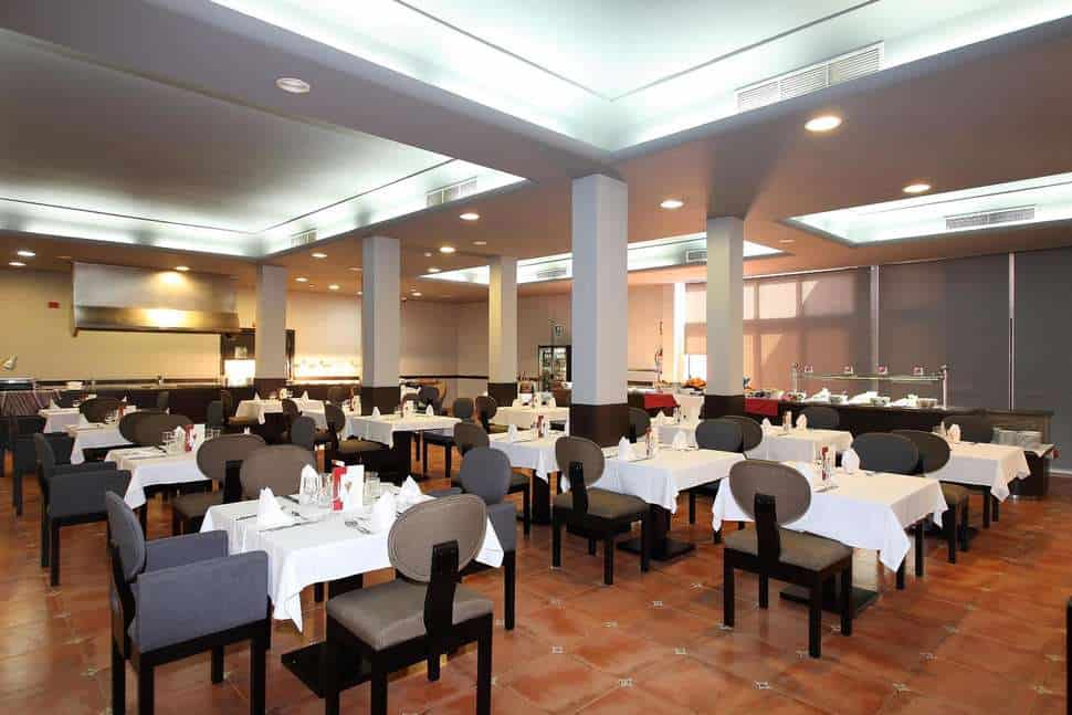 restaurant aparthotel el duque in costa adeje tenerife spanje Restaurant van Aparthotel El Duque in Costa Adeje, Tenerife, Spanje