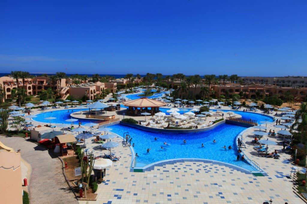 Zwembad van Ali Baba Palace in Hurghada, Rode Zee, Egypte