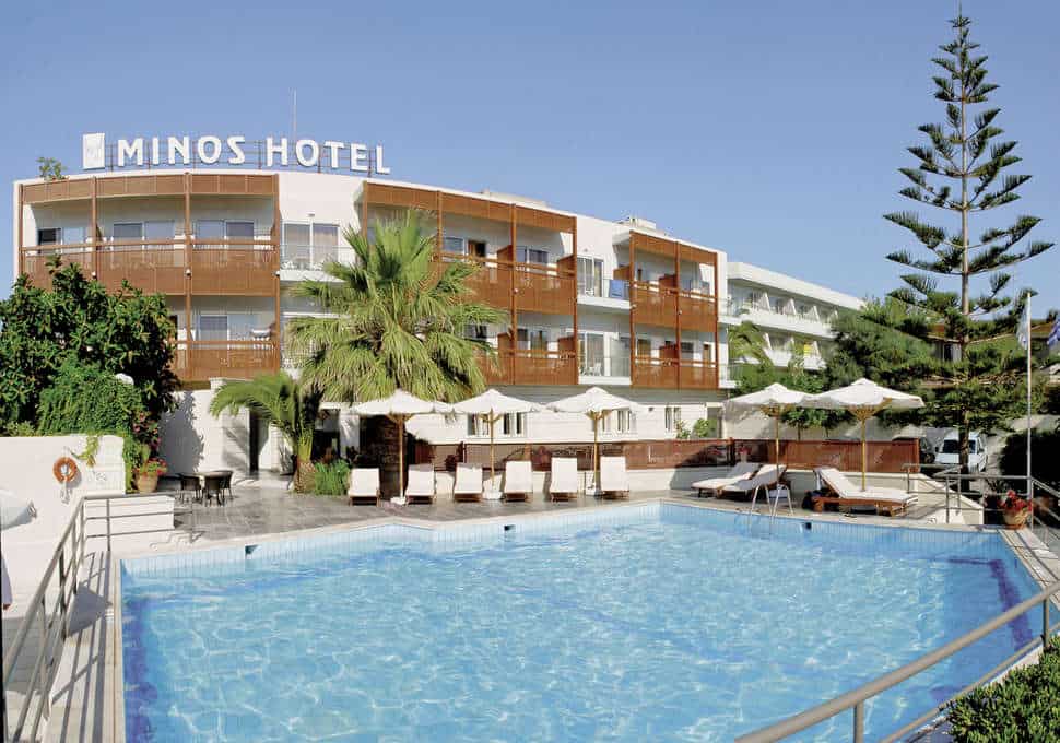 Zwembad van Minos Hotel in Rethymnon, Kreta, Griekenland