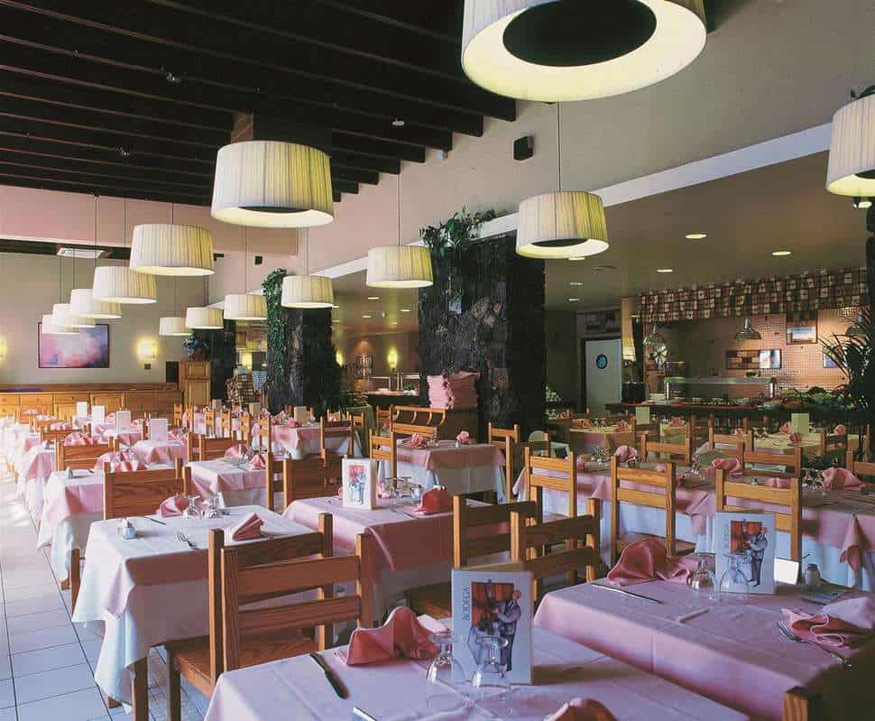 restaurant aparthotel costa mar in puerto del carmen lanzarote spanje Restaurant van Aparthotel Costa Mar in Puerto del Carmen, Lanzarote, Spanje