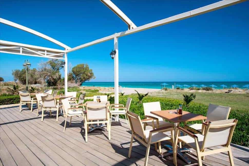 terras marinos beach appartementen in rethymnon kreta griekenland Terras van Marino’s Beach Appartementen in Rethymnon, Kreta, Griekenland