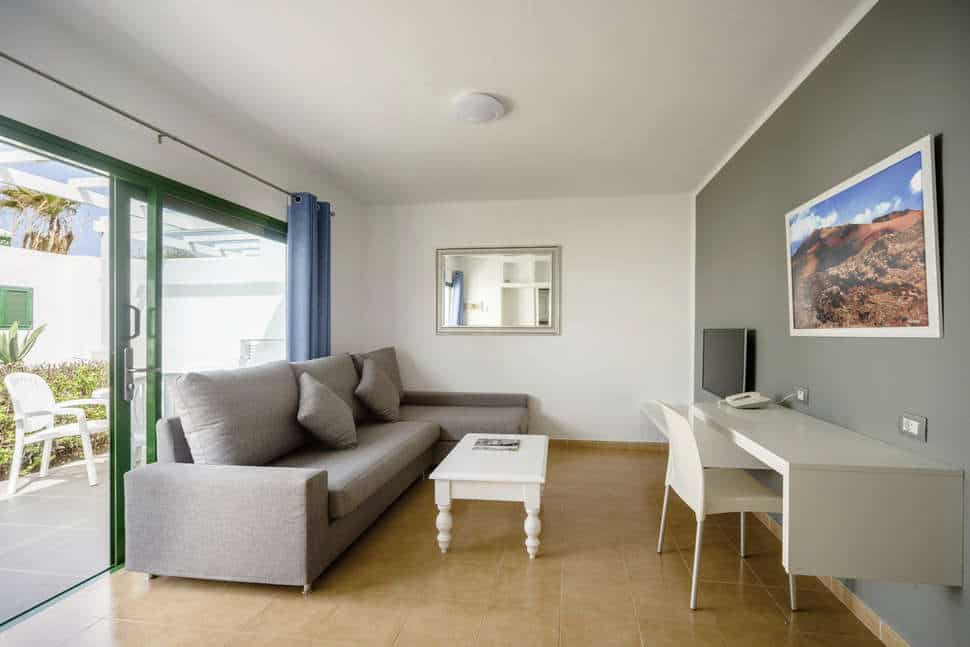 woonkamer hyde park lane in puerto del carmen lanzarote spanje Woonkamer van appartement van Hyde Park Lane in Puerto del Carmen, Lanzarote, Spanje