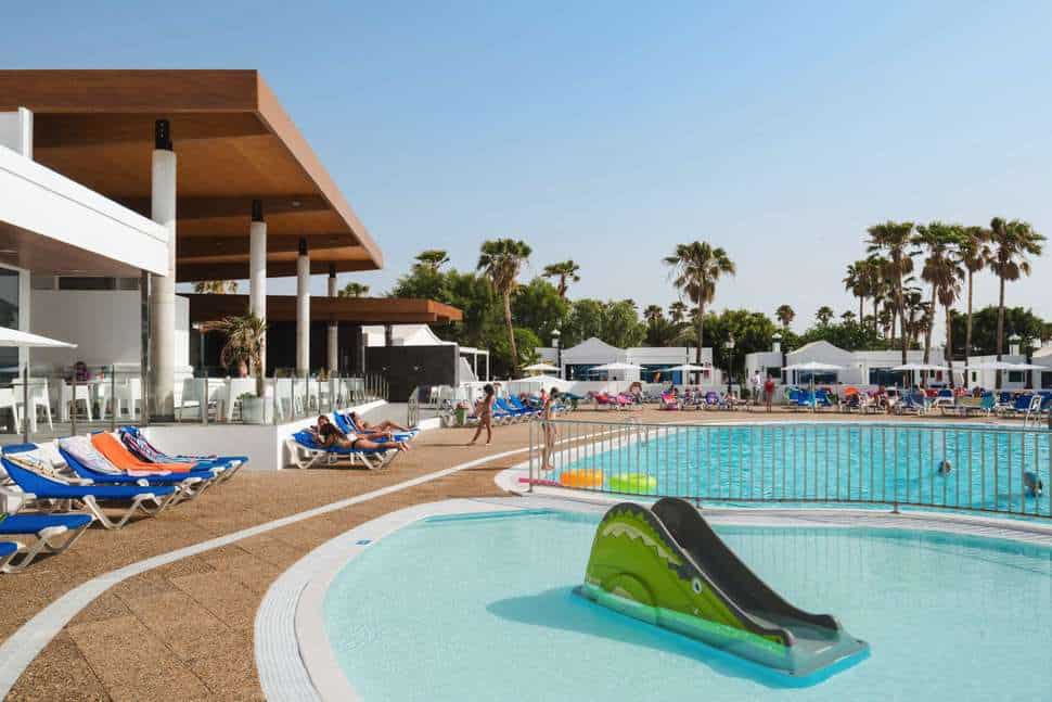 zwembad hyde park lane in puerto del carmen lanzarote spanje Zwembad van Hyde Park Lane in Puerto del Carmen, Lanzarote, Spanje