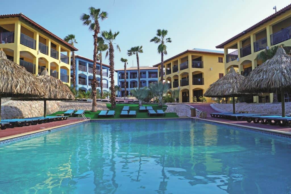 zwembad kunuku aqua resort in kashutuin curacao curacao Zwembad van Kunuku Aqua Resort in Kashutuin, Curaçao, Curaçao