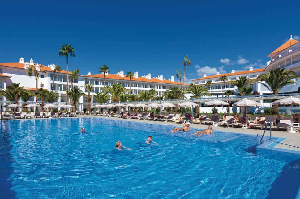 zwembad riu arecas in costa adeje tenerife spanje Zwembad van Riu Arecas in Costa Adeje, Tenerife, Spanje