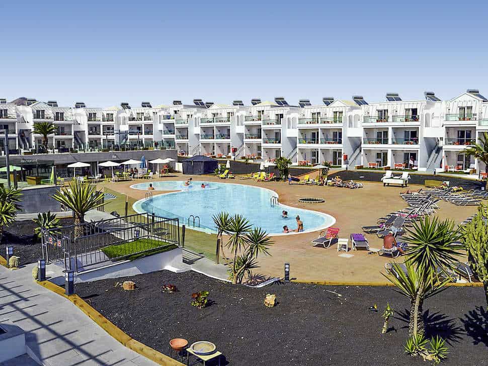 zwembad smartline lanzarote palm in puerto del carmen lanzarote spanje Zwembad van Smartline Lanzarote Palm in Puerto del Carmen, Lanzarote, Spanje