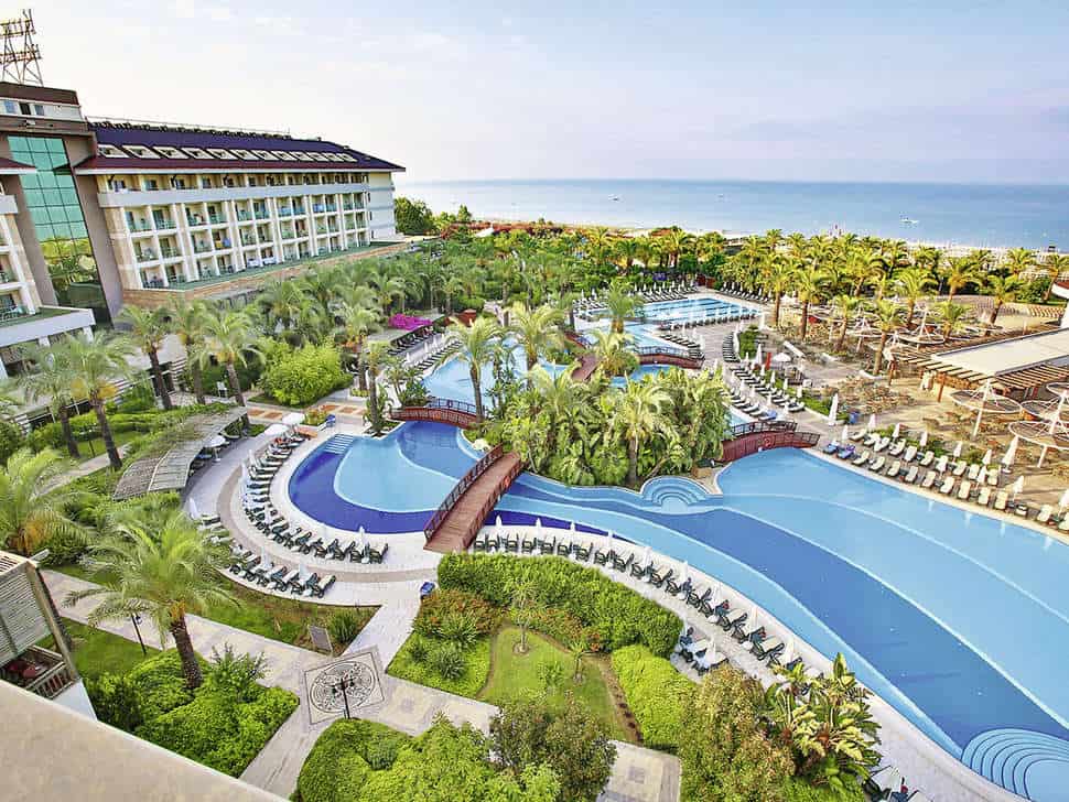 Zwembad van Sunis Kumkoy Beach Resort & Spa in Side, Turkse Rivièra, Turkije