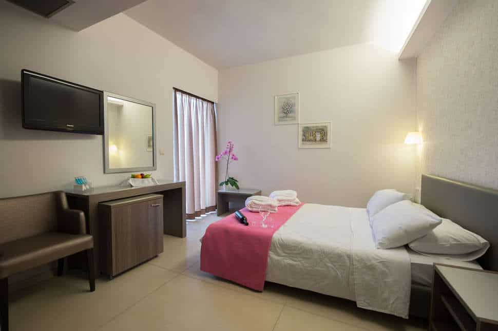 hotelkamer hotel astron in ierapetra kreta griekenland Hotelkamer van Hotel Astron in Ierápetra, Kreta, Griekenland