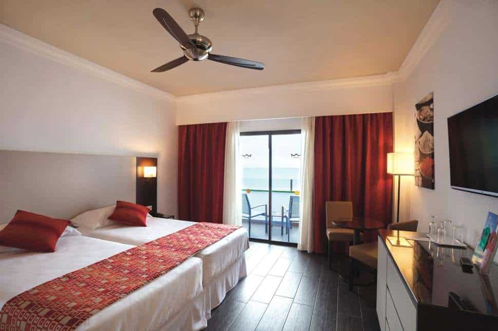 hotelkamer hotel riu monica in nerja costa del sol spanje Hotelkamer van Hotel Riu Monica in Nerja, Costa del Sol, Spanje