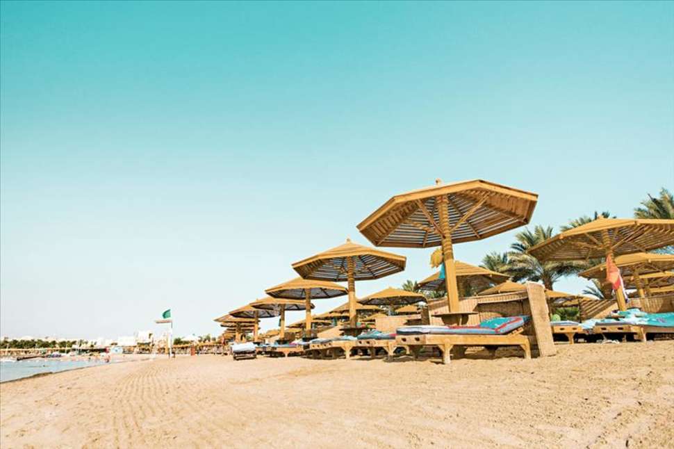 Strand van Sunrise Royal Makadi Aqua Resort in Hurghada, Rode Zee, Egypte