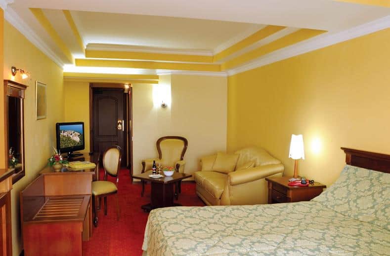 hotelkamer hotel granit in ohrid ohrid macedonie Hotelkamer van Hotel Granit in Ohrid, Ohrid, Macedonië