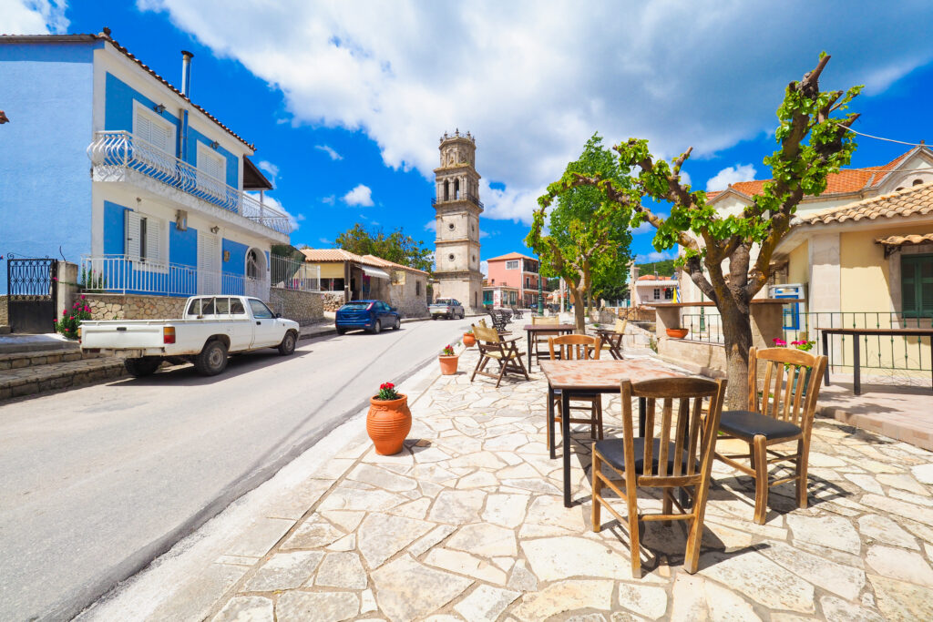kerk zakynthos griekenland Kerk en dorpsplein op Zakynthos in Griekenland