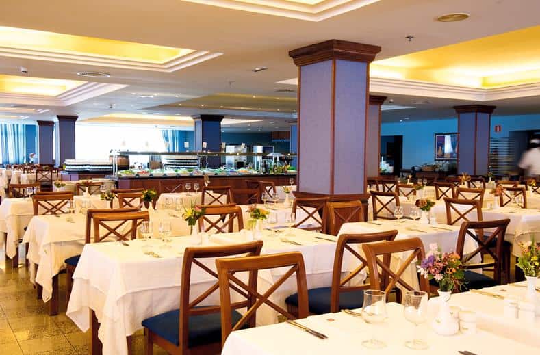 restaurant riu oliva beach resort in corralejo fuerteventura spanje Restaurant van Riu Oliva Beach Resort in Corralejo, Fuerteventura, Spanje