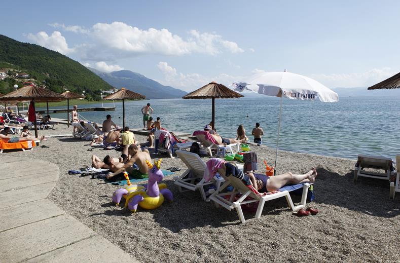strand hotel granit in ohrid ohrid macedonie Strand van Hotel Granit in Ohrid, Ohrid, Macedonië