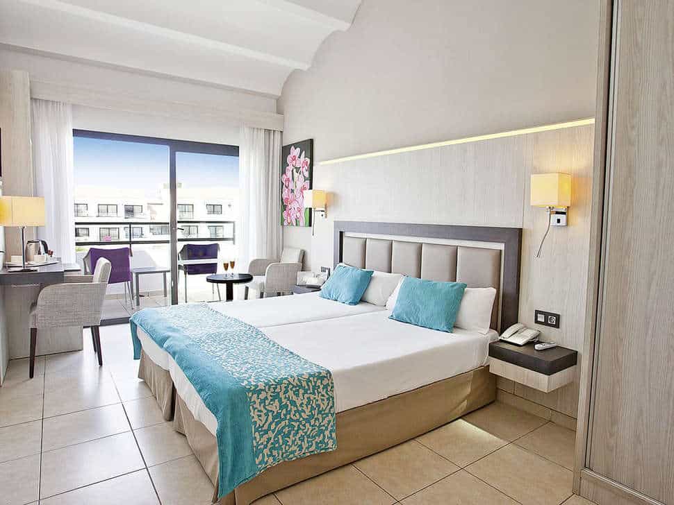 hotelkamer fergus style bahamas in playa den bossa ibiza spanje Hotelkamer van Fergus Style Bahamas in Playa d’en Bossa, Ibiza, Spanje