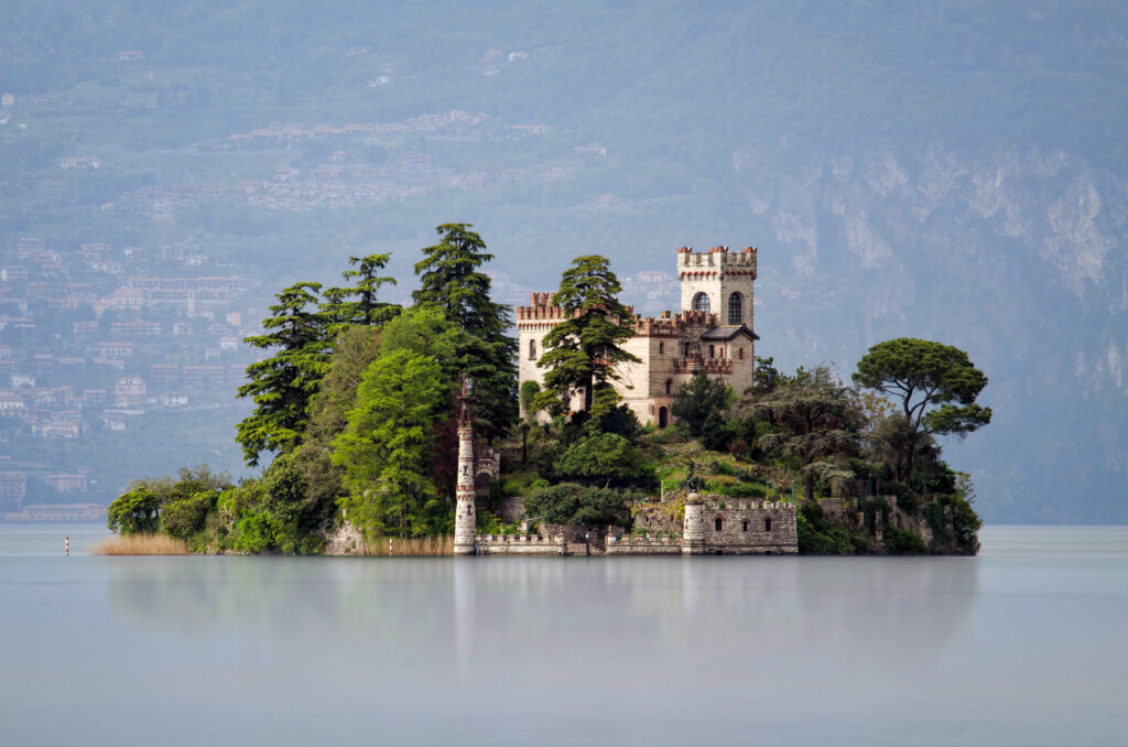 iseomeer italie Italiaanse meren: Eiland in het Iseomeer