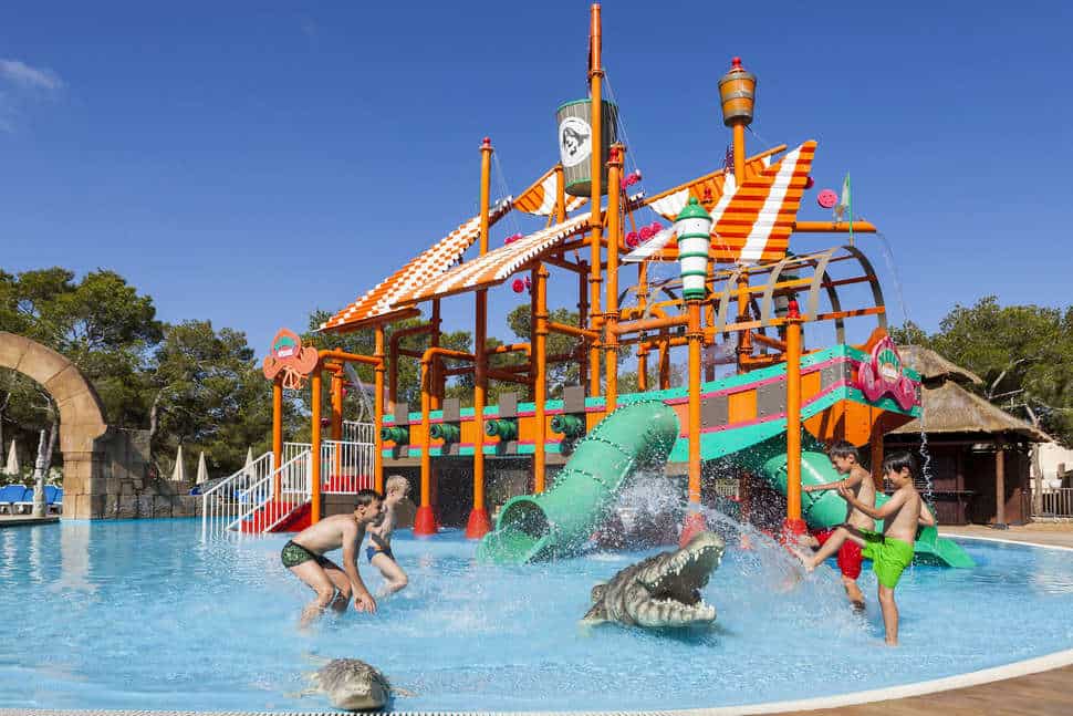 kinderbad invisa figueral resort in playa de figueral ibiza spanje Kinderbad van Invisa Figueral Resort in Playa de Figueral, Ibiza, Spanje