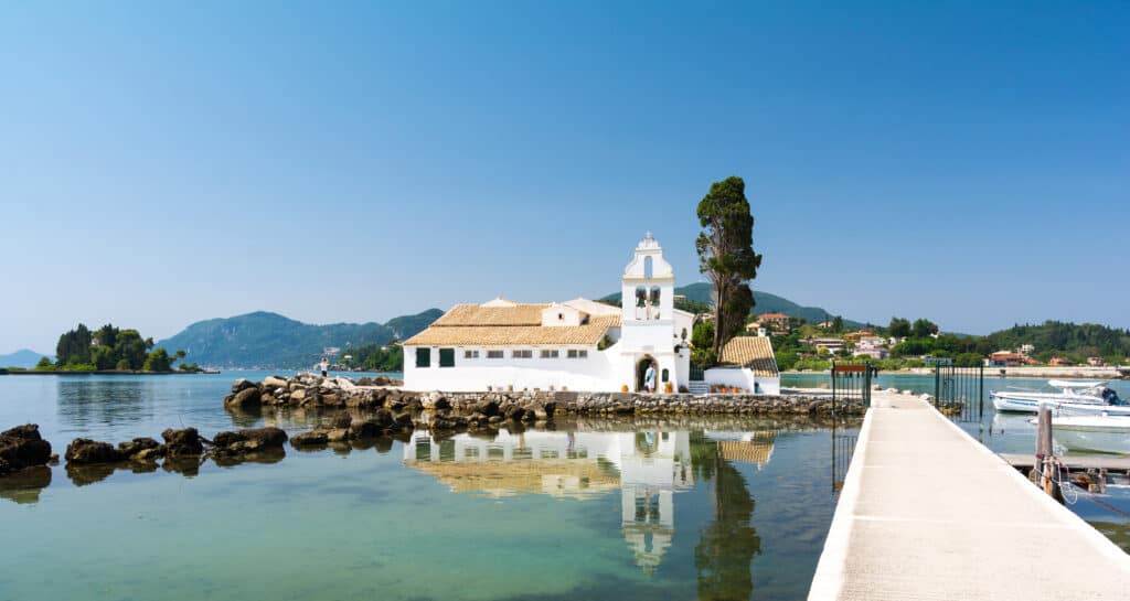 klooster vlacherna corfu Vlacherna klooster op Corfu in Griekenland