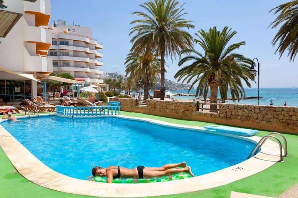 Zwembad van Ibiza Playa in Ibiza-Stad, Ibiza, Spanje
