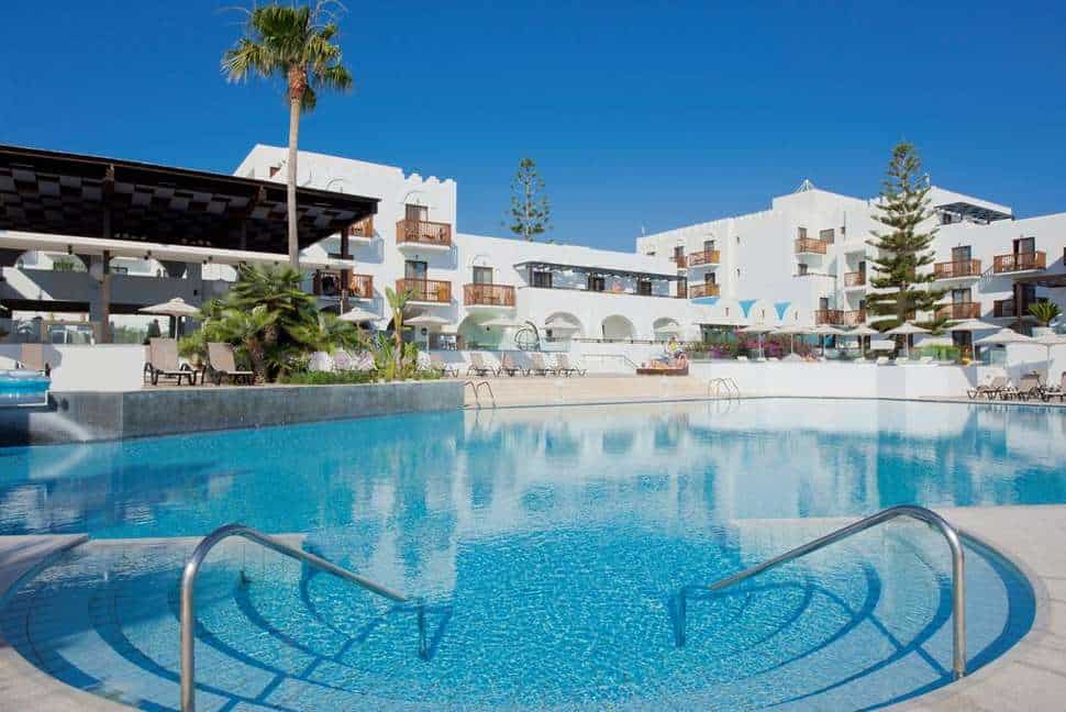 zwembad oceanis beach spa resort in psalidi kos griekenland Zwembad van Oceanis Beach & Spa Resort in Psalidi, Kos, Griekenland