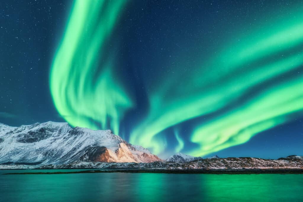 groen noorderlicht bij lofoten noorwegen Groen noorderlicht bij de Lofoten in Noorwegen
