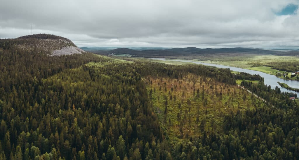 rivier lapland Aavasaksa bergen in het noorden van Finland