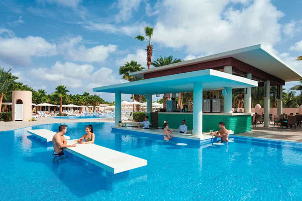 Zwembad van Riu Palace Cabo Verde in Santa Maria, Sal, Kaapverdië