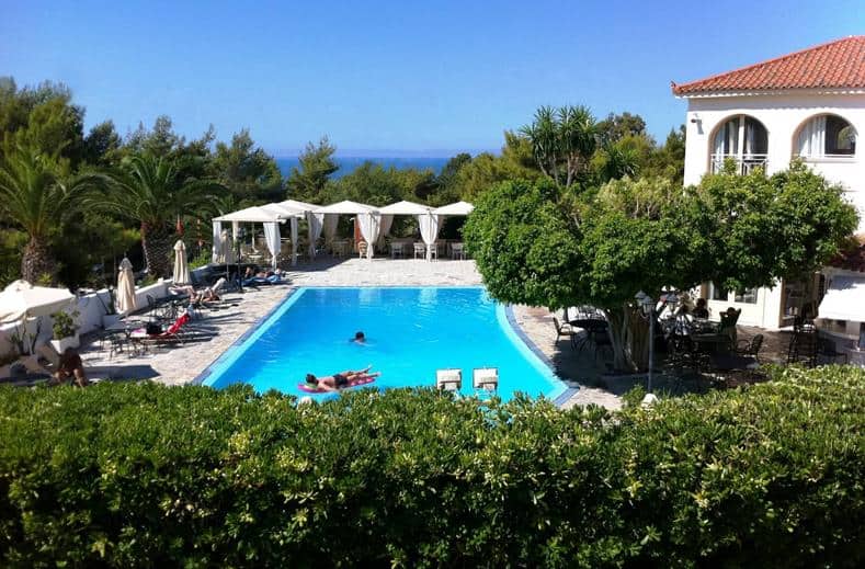 princess hotel lassi kefalonia griekenland Zwembad van Princess hotel in Lassi op Kefalonia, Griekenland