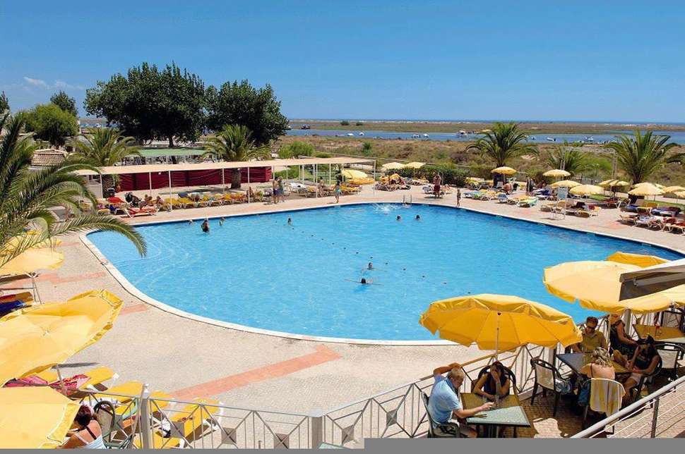 zwembad golden club cabanas in cabanas algarve portugal Zwembad van Golden Club Cabanas in Cabanas, Algarve, Portugal