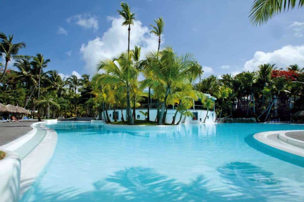 zwembad riu naiboa in punta cana san juan dominicaanse republiek Zwembad van RIU Naiboa in Punta Cana, San Juan, Dominicaanse Republiek