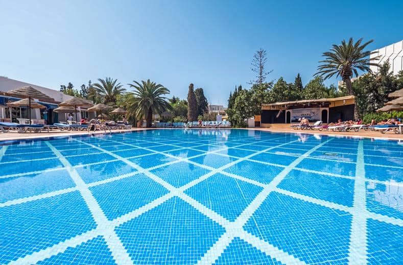 Zwembad van Marhaba Salem resort in Sousse, Tunesië