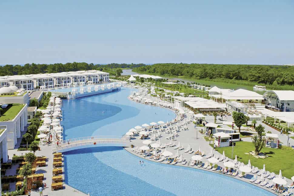 zwembad titanic deluxe golf belek in belek turkse riviera turkije Zwembad van Titanic Deluxe Golf Belek in Belek, Turkse Rivièra, Turkije