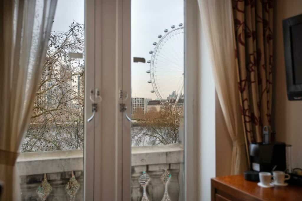 uitzicht theems londen eye vanuit je hotelkamer Uitzicht over de Theems en het Londen Eye vanuit je hotelkamer
