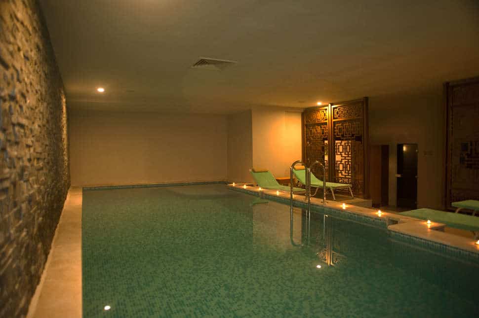 binnenzwembad jiva beach resort Binnenzwembad van Jiva Beach Resort