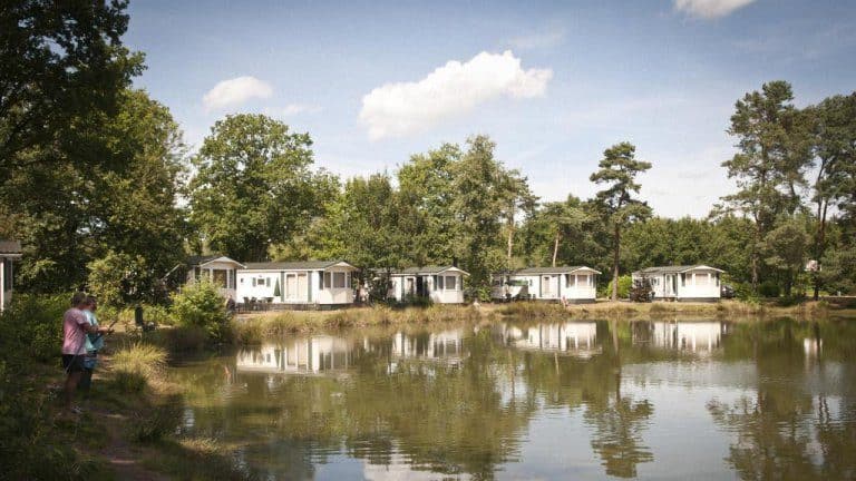 chalets aan water vakantiepark westerbergen Chalets aan het water in Vakantiepark Westerbergen