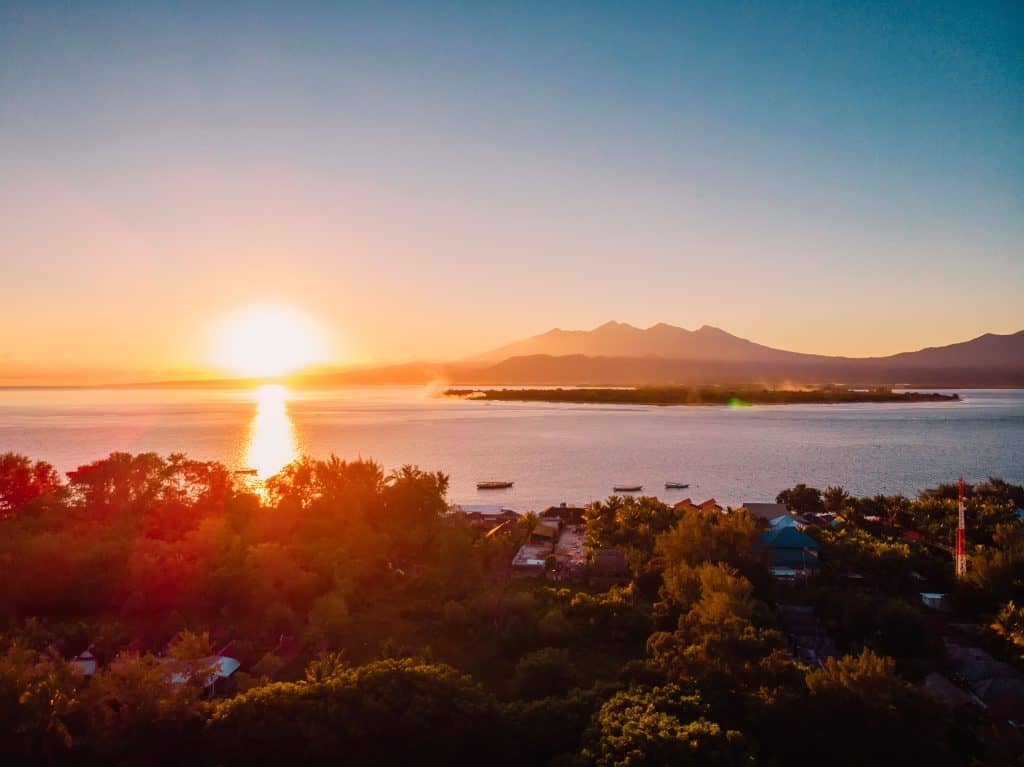 zonsondergang gili indonesie Zonsondergang op de Gili eilanden in Indonesië