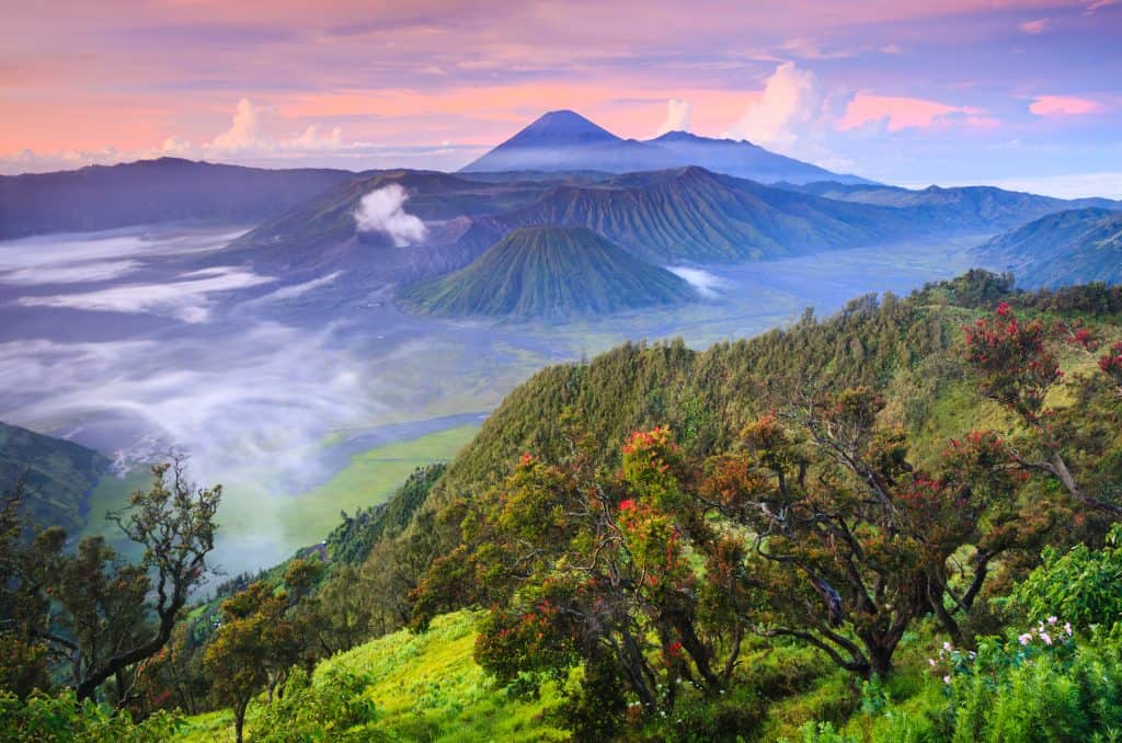 bromo vulkaan java indonesie Uitzicht over de Bromo vulkaan op Java, Indonesië