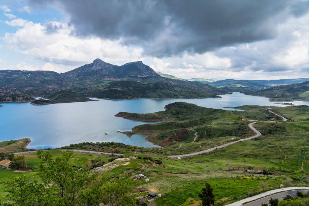 sierra de grazalema andalusie Zahara de la Sierra in Sierra de Grazalema, Spanje